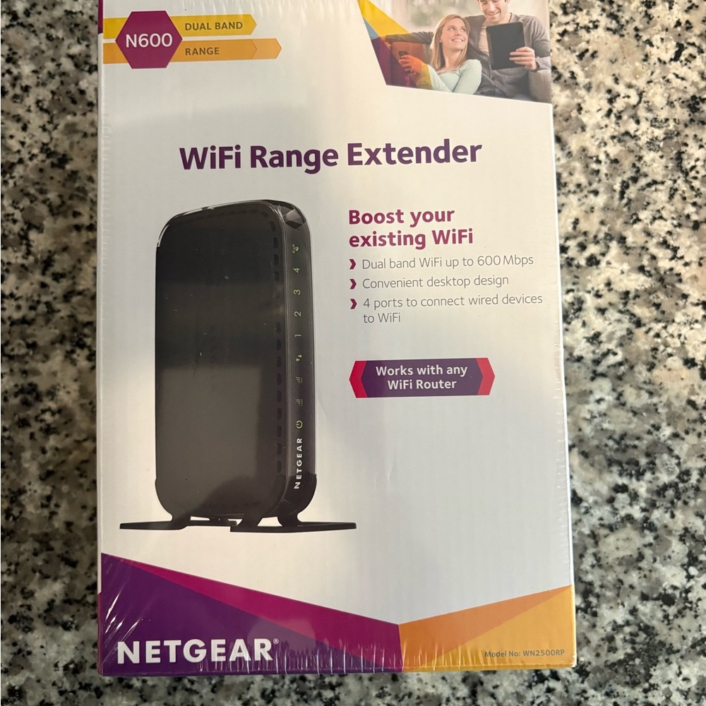 NETGEAR N600 Dual Band WiFi Range Extender - Black